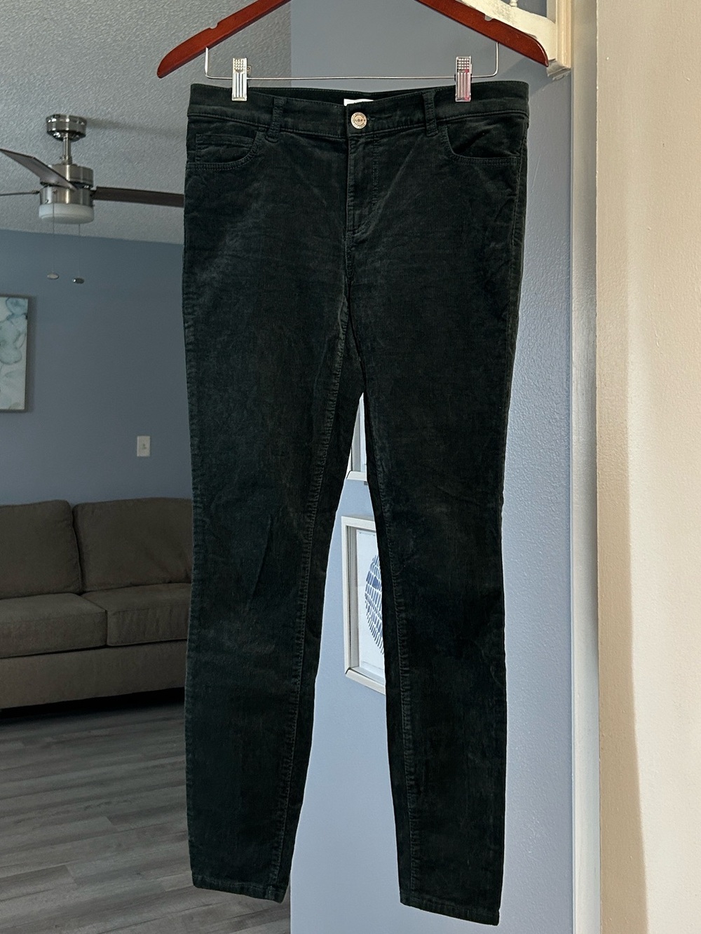 Made And Loved Loft Women’s Modern Skinny Green  Corduroy Pants Size 4